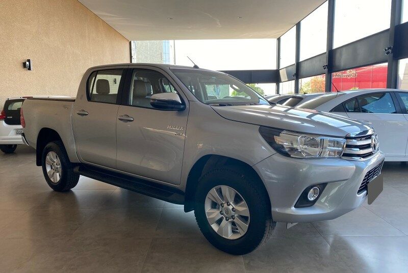 HILUX 2.7 SRV 4X2 CD 16V FLEX 4P AUTOMÁTICO ANO 2018 COR CINZA